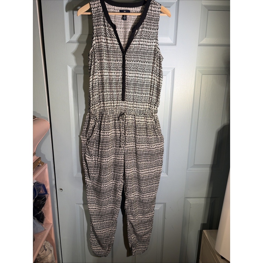 Gap Women's Sz M White/Black Print 1/2 Button Drawstring Pockets Jumpsuit V Neck